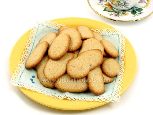 Handmade cookies with dried fruit