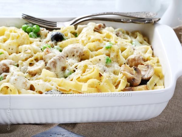 Tagliatelle funghi e piselli