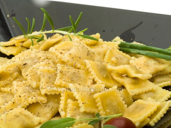 Ravioli stuffed with salmon and potatoes