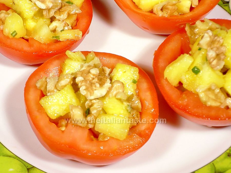 Pomodori ripieni di frutta